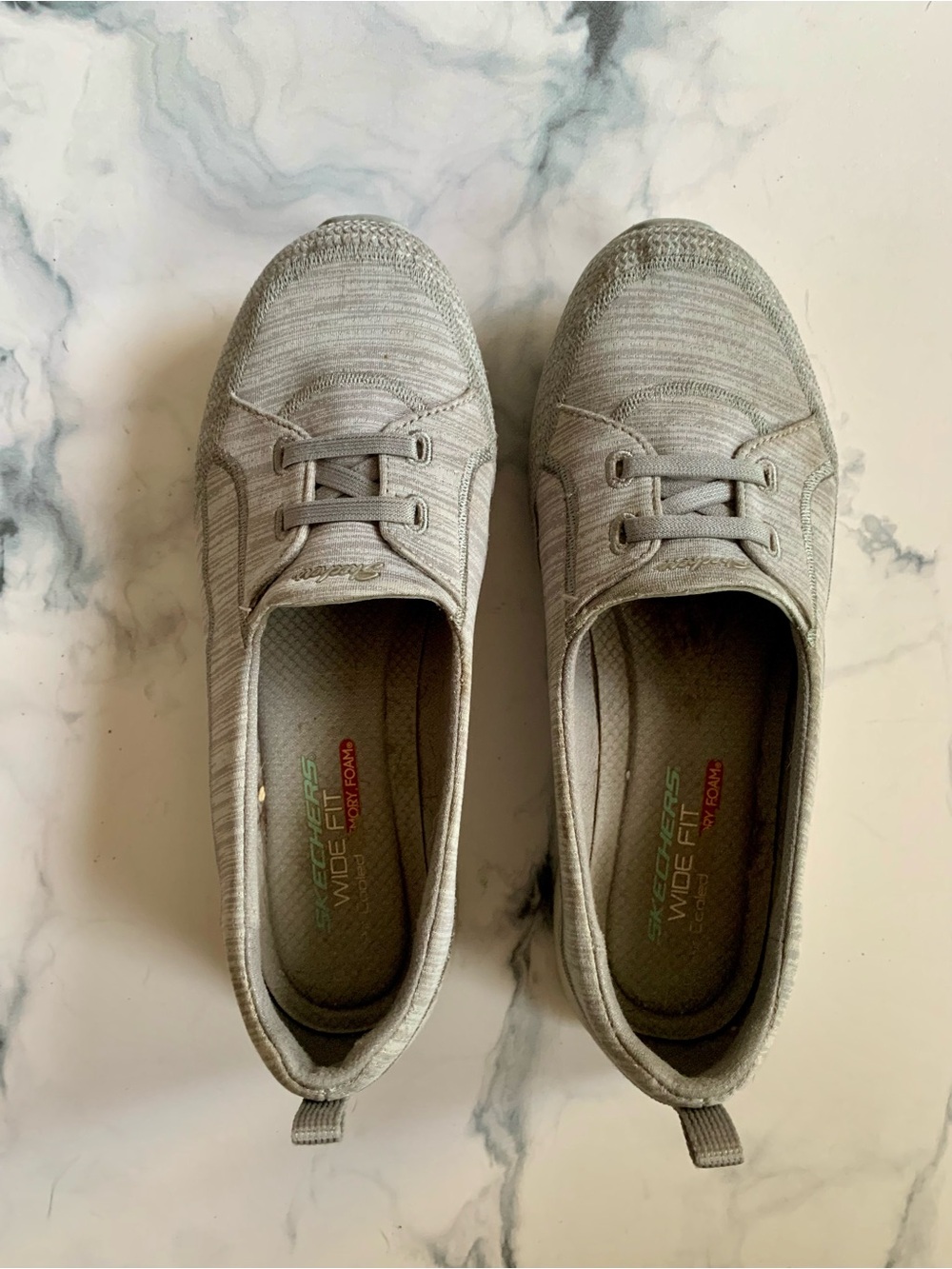 SKECHERS Women’s Memory Foam 9 Wide Fit Gray Heathered Low Top Lace-Up Sneakers